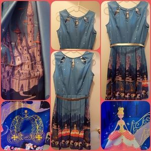 Blue Castle Print Sleeveless Dress